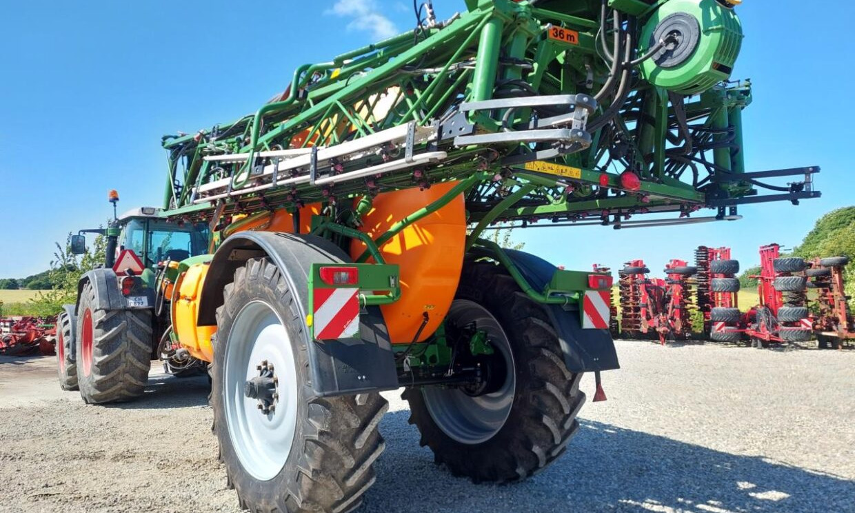 Amazone UX 6200 SUPER - 36-30-24m - Getrokken veldspuit: afbeelding 4 Amazone UX 6200 SUPER - 36-30-24m - Getrokken veldspuit: afbeelding 4