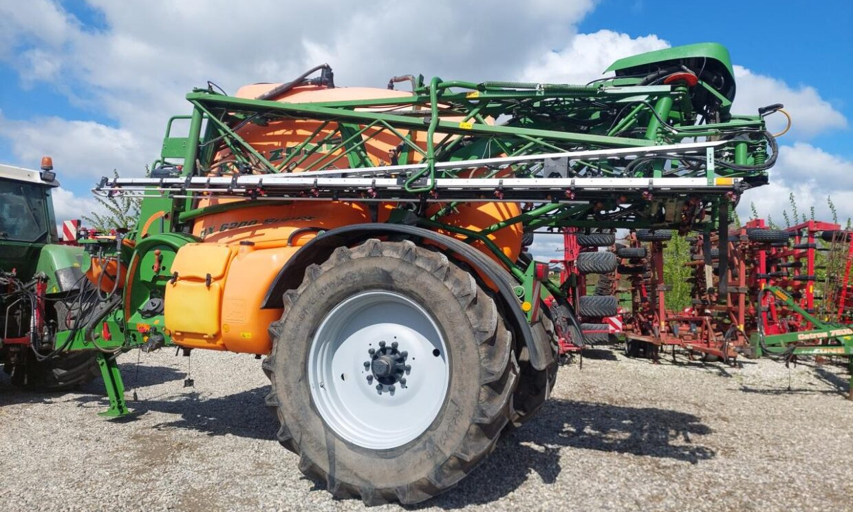 Amazone UX 6200 Super 28-30 M - Getrokken veldspuit: afbeelding 4 Amazone UX 6200 Super 28-30 M - Getrokken veldspuit: afbeelding 4