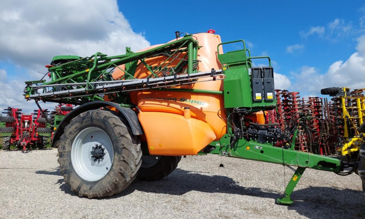 Amazone UX 6200 Super 28-30 M - Getrokken veldspuit: afbeelding 2 Amazone UX 6200 Super 28-30 M - Getrokken veldspuit: afbeelding 2