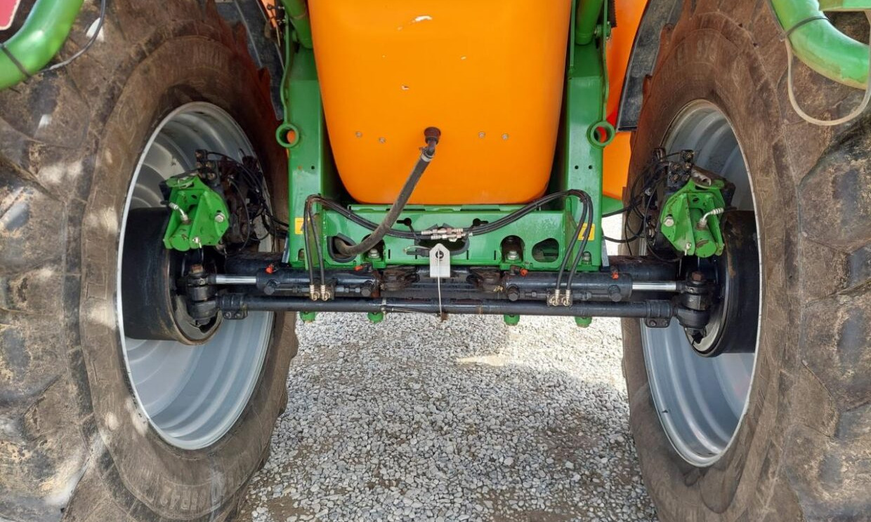 Amazone UX 6200 Super- 36m m GPS - Getrokken veldspuit: afbeelding 5 Amazone UX 6200 Super- 36m m GPS - Getrokken veldspuit: afbeelding 5