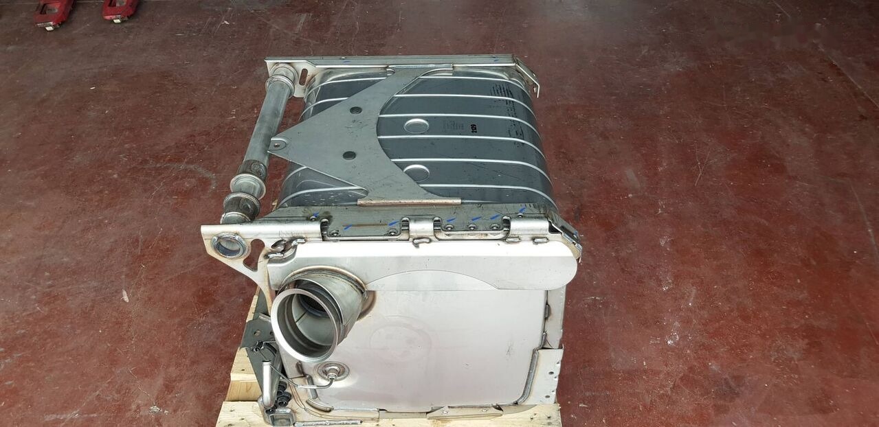 Eberspächer SC 2031 SH 5004   Mercedes-Benz ACTROS MB2 - Katalysator voor Vrachtwagen: afbeelding 4 Eberspächer SC 2031 SH 5004   Mercedes-Benz ACTROS MB2 - Katalysator voor Vrachtwagen: afbeelding 4