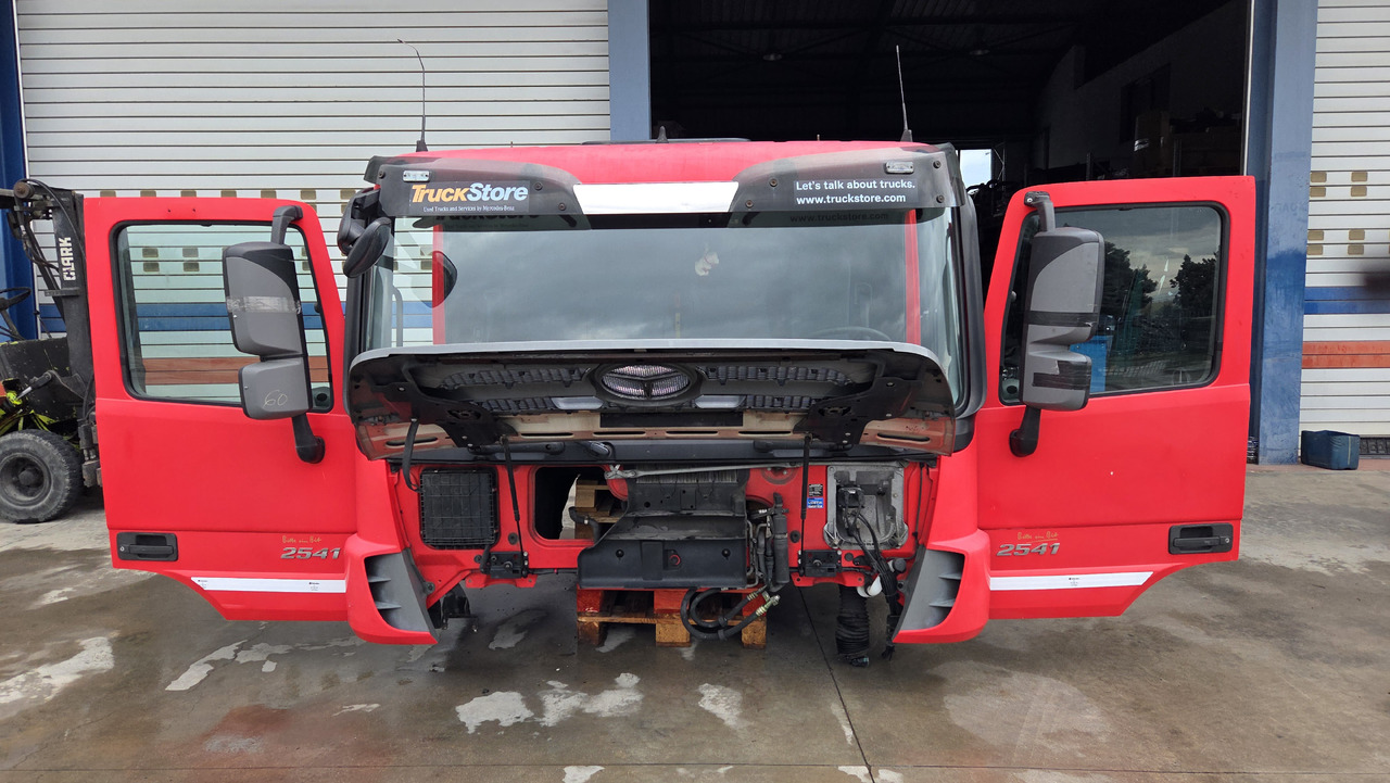 MERCEDES-BENZ CABIN ACTROS MP3 MEDIUM - Cabine voor Vrachtwagen: afbeelding 5 MERCEDES-BENZ CABIN ACTROS MP3 MEDIUM - Cabine voor Vrachtwagen: afbeelding 5