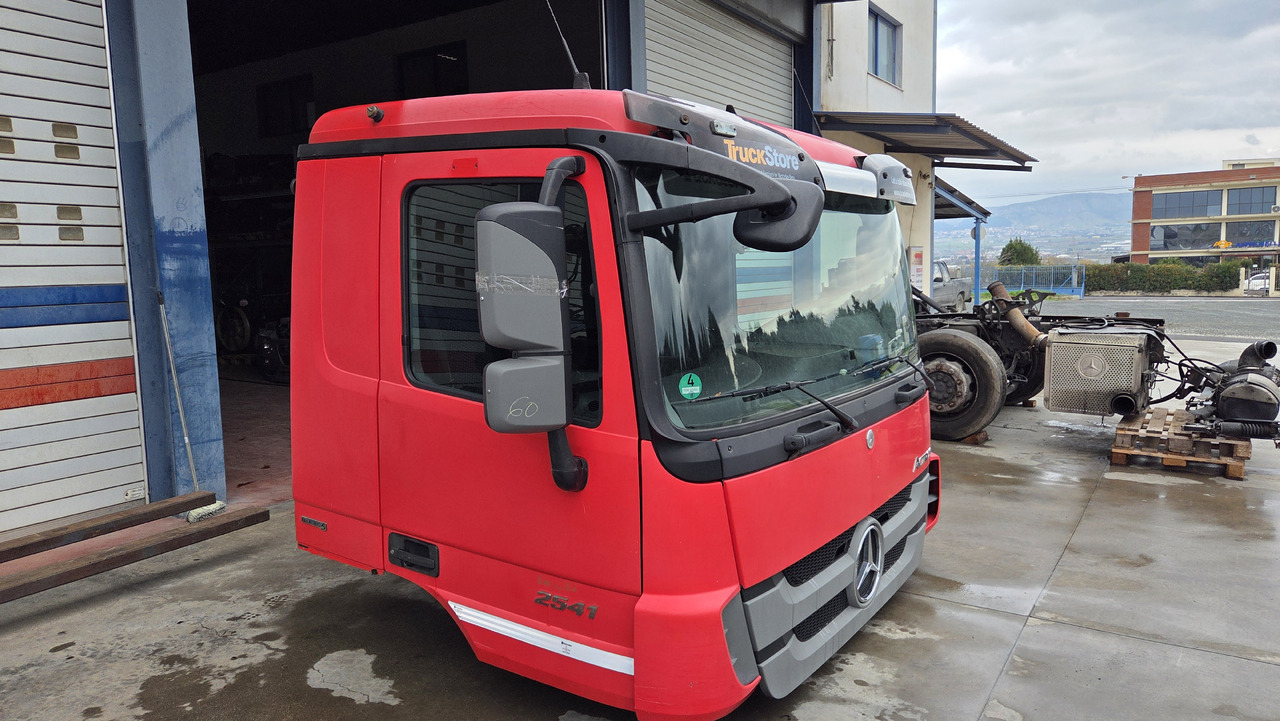 MERCEDES-BENZ CABIN ACTROS MP3 MEDIUM - Cabine voor Vrachtwagen: afbeelding 3 MERCEDES-BENZ CABIN ACTROS MP3 MEDIUM - Cabine voor Vrachtwagen: afbeelding 3