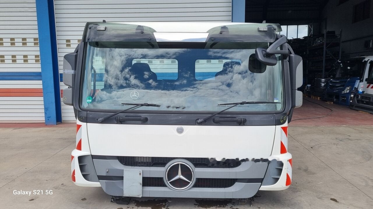 Mercedes-Benz CAB MERCEDES ACTROS MP 3 MEDIUM Mercedes-Benz ACTROS MP3 - Cabine voor Vrachtwagen: afbeelding 4 Mercedes-Benz CAB MERCEDES ACTROS MP 3 MEDIUM Mercedes-Benz ACTROS MP3 - Cabine voor Vrachtwagen: afbeelding 4