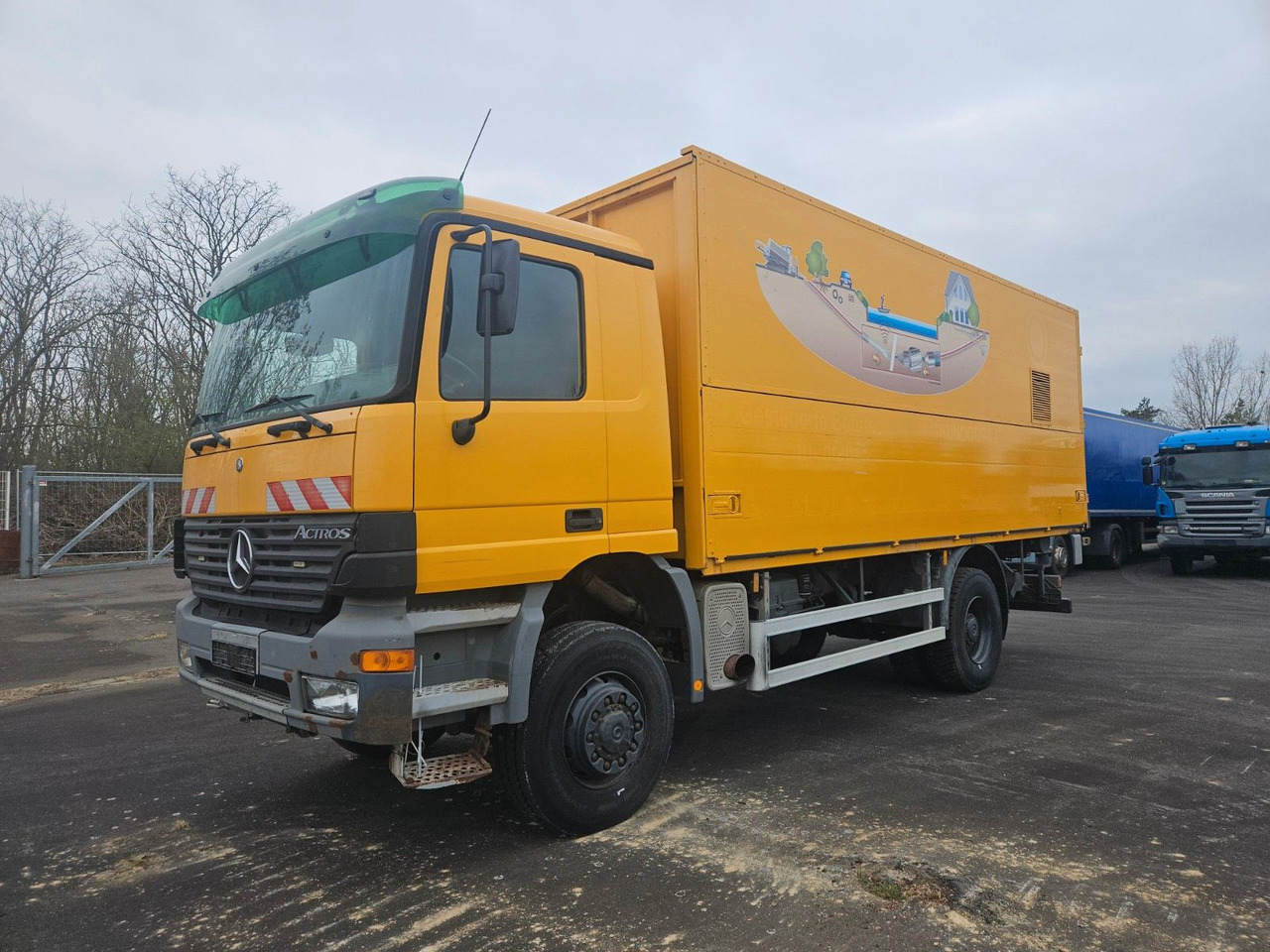 Mercedes-Benz Actros 2031 4x4 Koffer orig. 127.600 km !!! - Bakwagen: afbeelding 1 Mercedes-Benz Actros 2031 4x4 Koffer orig. 127.600 km !!! - Bakwagen: afbeelding 1
