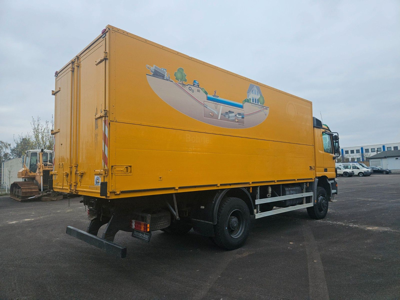 Mercedes-Benz Actros 2031 4x4 Koffer orig. 127.600 km !!! - Bakwagen: afbeelding 3 Mercedes-Benz Actros 2031 4x4 Koffer orig. 127.600 km !!! - Bakwagen: afbeelding 3
