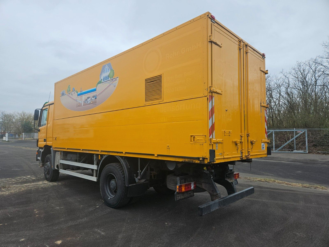 Mercedes-Benz Actros 2031 4x4 Koffer orig. 127.600 km !!! - Bakwagen: afbeelding 2 Mercedes-Benz Actros 2031 4x4 Koffer orig. 127.600 km !!! - Bakwagen: afbeelding 2