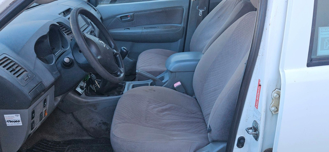 Toyota Hilux Double Cab 4x4 - SUV: afbeelding 5 Toyota Hilux Double Cab 4x4 - SUV: afbeelding 5