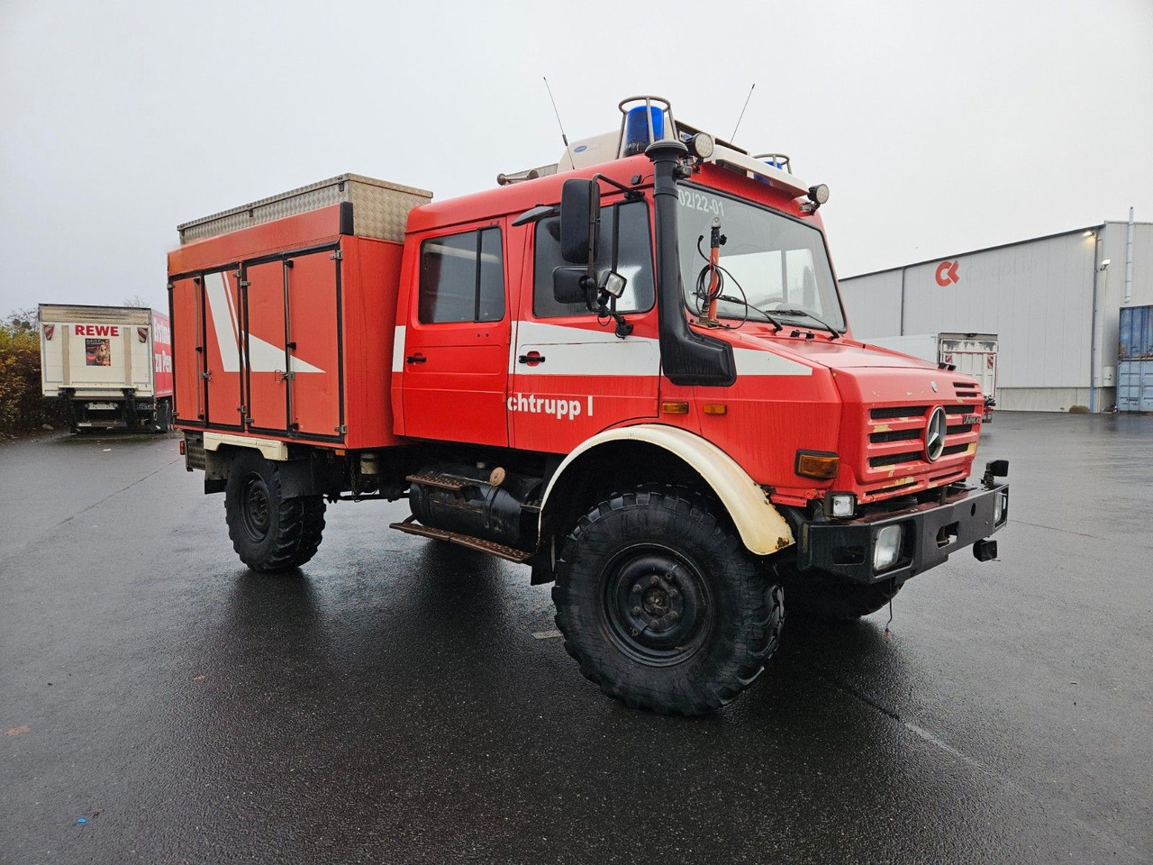 Unimog U4000 4x4 DOKA Tanklöschfahrzeug Feuerwehr - Tankwagen: afbeelding 1 Unimog U4000 4x4 DOKA Tanklöschfahrzeug Feuerwehr - Tankwagen: afbeelding 1