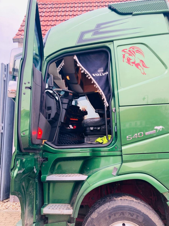 Volvo FH 64 R - 540 6x4 Kurzholzzug - Houttransport: afbeelding 3 Volvo FH 64 R - 540 6x4 Kurzholzzug - Houttransport: afbeelding 3