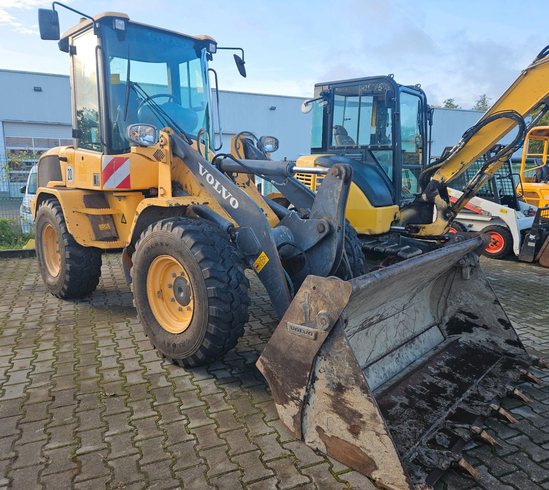 Volvo L30G Radlader mit Klappschaufel - Wiellader: afbeelding 1 Volvo L30G Radlader mit Klappschaufel - Wiellader: afbeelding 1