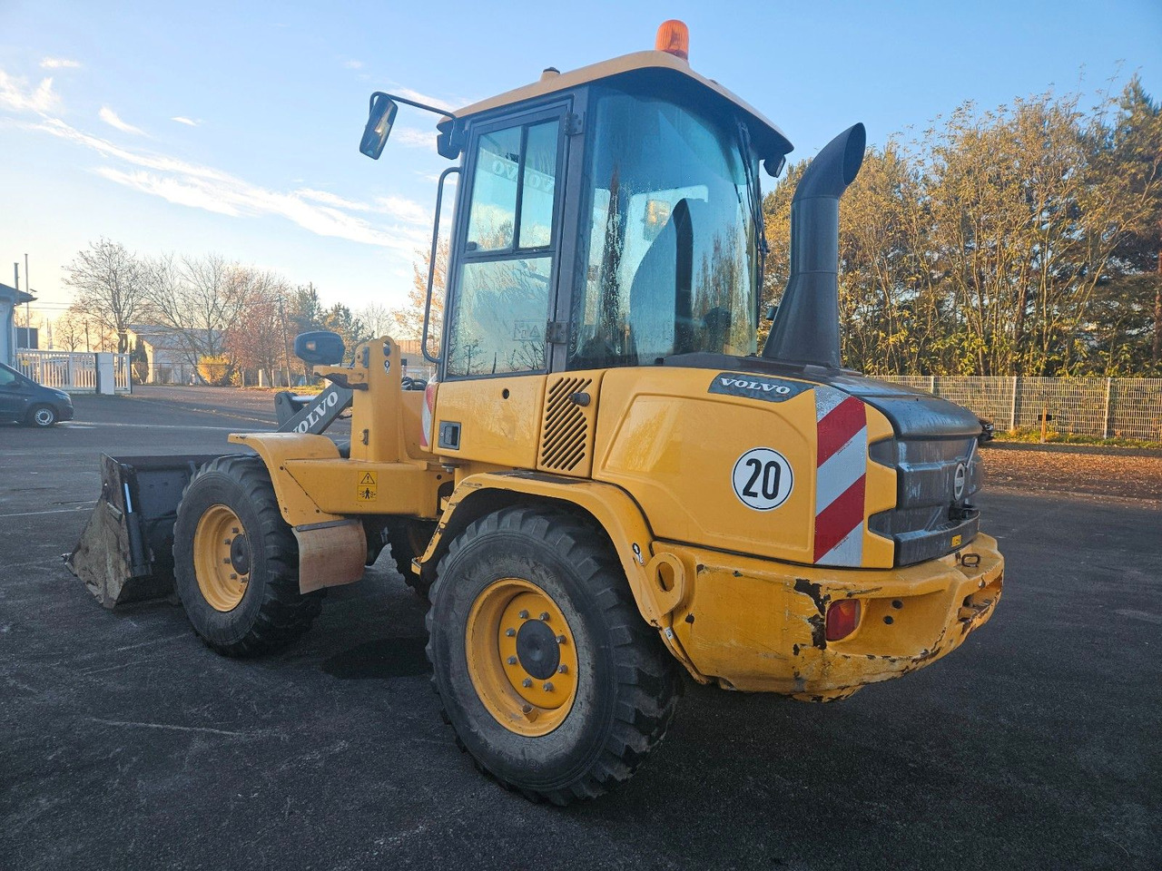 Volvo L30G mit Klappschaufel - Wiellader: afbeelding 3 Volvo L30G mit Klappschaufel - Wiellader: afbeelding 3