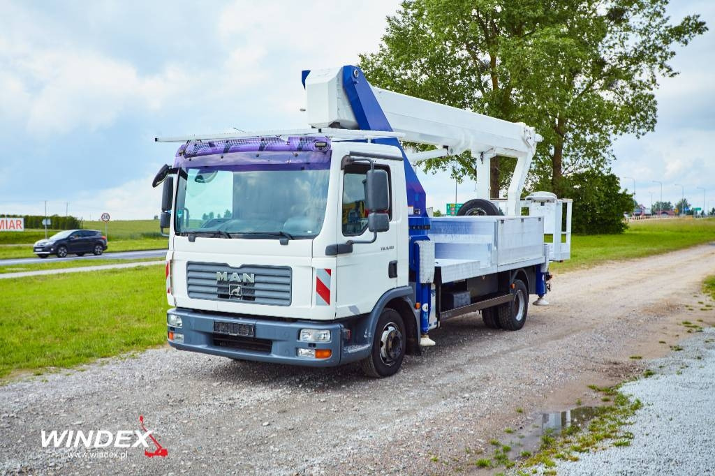 Wumag WT 300 - Vrachtwagen hoogwerker: afbeelding 1 Wumag WT 300 - Vrachtwagen hoogwerker: afbeelding 1