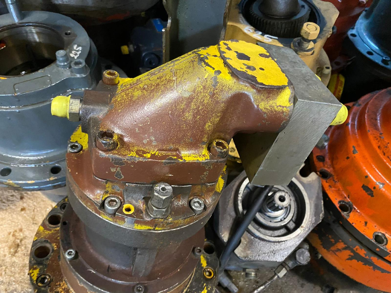 Case 888 P - Zwenkmotor voor Bouwmachine: afbeelding 3 Case 888 P - Zwenkmotor voor Bouwmachine: afbeelding 3
