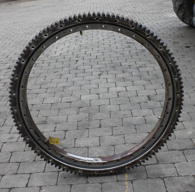 Caterpillar 212 BFT - Draaikrans voor Bouwmachine: afbeelding 1 Caterpillar 212 BFT - Draaikrans voor Bouwmachine: afbeelding 1