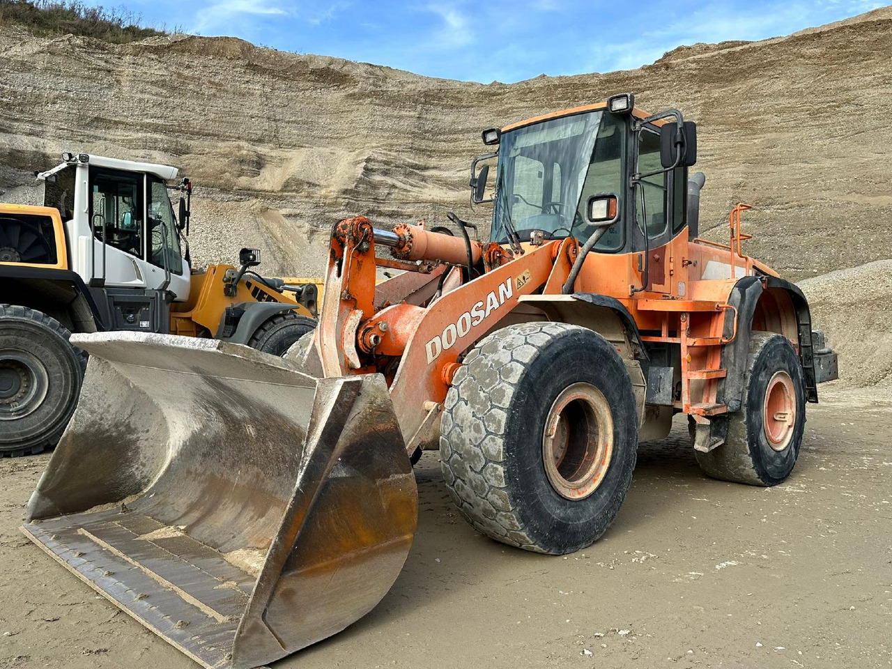 Doosan DL 300 - Wiellader: afbeelding 1 Doosan DL 300 - Wiellader: afbeelding 1