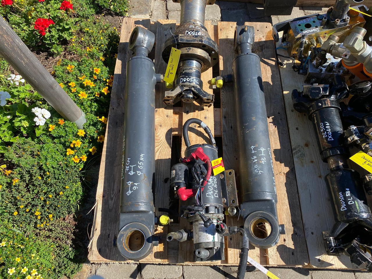 Doosan DL 500 - Hydraulische cilinder voor Bouwmachine: afbeelding 2 Doosan DL 500 - Hydraulische cilinder voor Bouwmachine: afbeelding 2