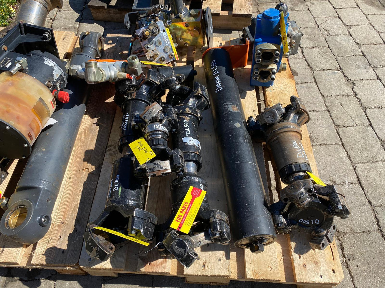 Doosan DL 500 - Aandrijfas voor Bouwmachine: afbeelding 4 Doosan DL 500 - Aandrijfas voor Bouwmachine: afbeelding 4