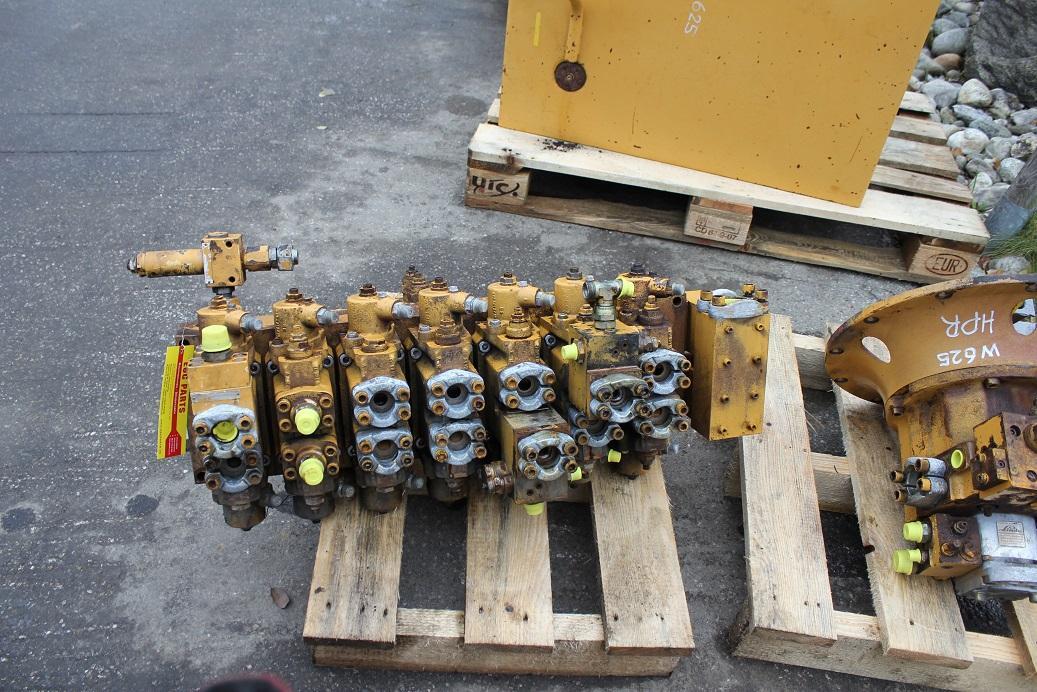 Furukawa W 625 - Hydraulische klep voor Bouwmachine: afbeelding 3 Furukawa W 625 - Hydraulische klep voor Bouwmachine: afbeelding 3