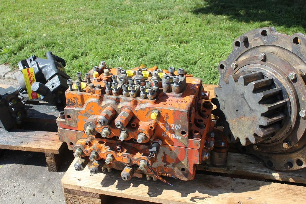 Hitachi FH 200-3 - Hydraulische klep voor Bouwmachine: afbeelding 2 Hitachi FH 200-3 - Hydraulische klep voor Bouwmachine: afbeelding 2