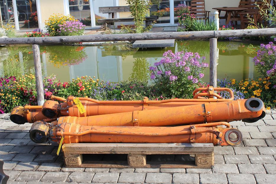 Hitachi FH 200 LC - Hydraulische cilinder voor Bouwmachine: afbeelding 2 Hitachi FH 200 LC - Hydraulische cilinder voor Bouwmachine: afbeelding 2
