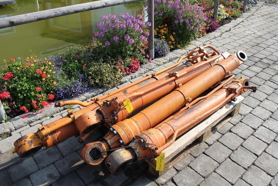 Hitachi FH 200 LC - Hydraulische cilinder voor Bouwmachine: afbeelding 4 Hitachi FH 200 LC - Hydraulische cilinder voor Bouwmachine: afbeelding 4