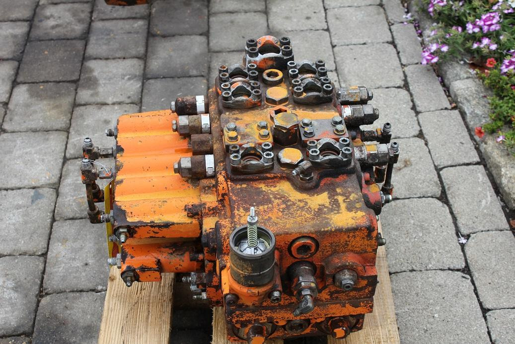 Hitachi FH200LC - Hydraulische klep voor Bouwmachine: afbeelding 3 Hitachi FH200LC - Hydraulische klep voor Bouwmachine: afbeelding 3