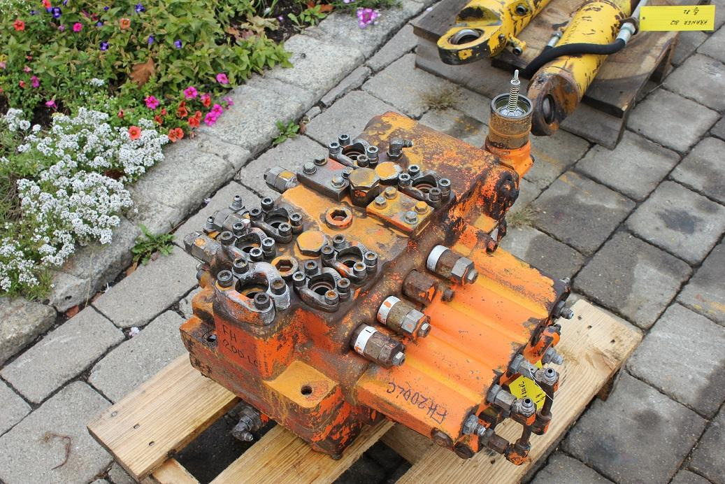 Hitachi FH200LC - Hydraulische klep voor Bouwmachine: afbeelding 2 Hitachi FH200LC - Hydraulische klep voor Bouwmachine: afbeelding 2