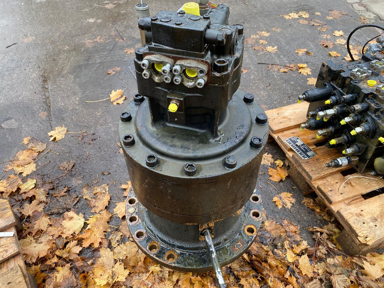 Holland E 305 - Zwenkmotor voor Bouwmachine: afbeelding 5 Holland E 305 - Zwenkmotor voor Bouwmachine: afbeelding 5