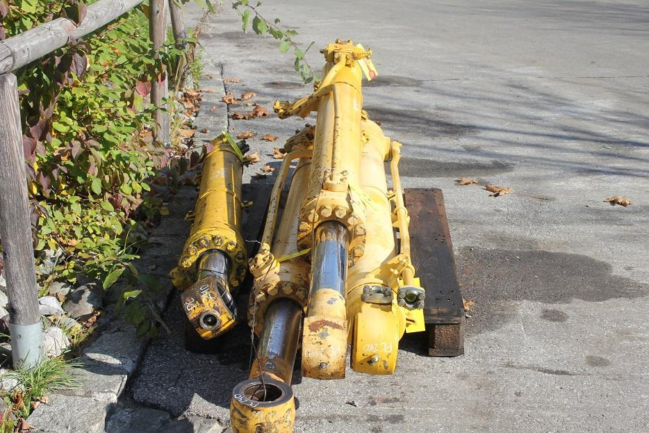 Komatsu PC 240 - Hydraulische cilinder voor Bouwmachine: afbeelding 3 Komatsu PC 240 - Hydraulische cilinder voor Bouwmachine: afbeelding 3