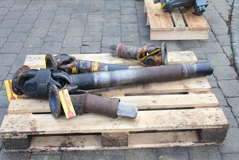 Liebherr 551 - Aandrijfas voor Bouwmachine: afbeelding 2 Liebherr 551 - Aandrijfas voor Bouwmachine: afbeelding 2