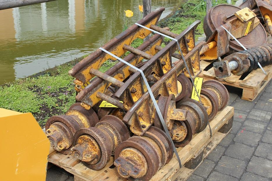 Liebherr LR 622 - Rupsband - Rollen voor Bouwmachine: afbeelding 1 Liebherr LR 622 - Rupsband - Rollen voor Bouwmachine: afbeelding 1