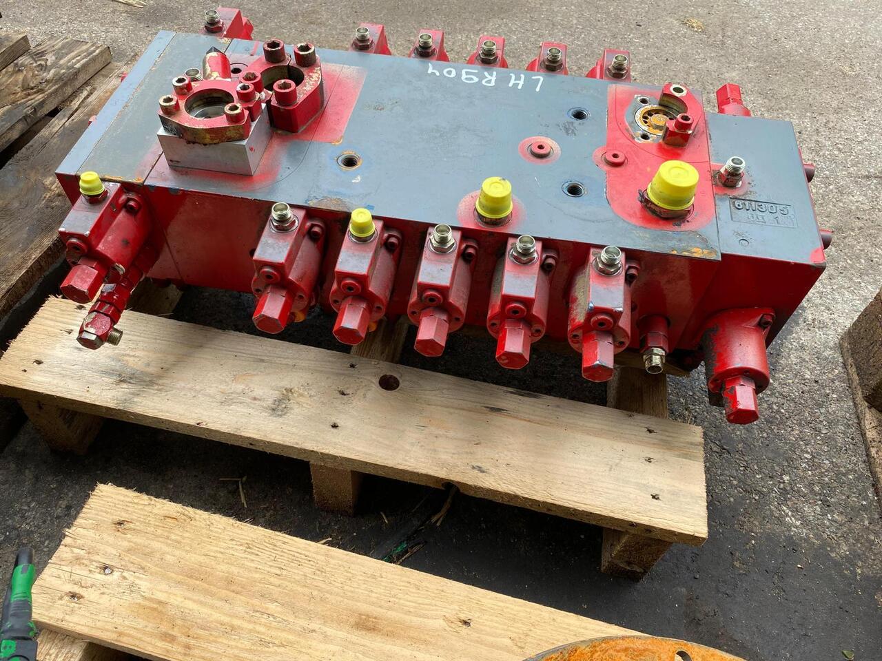 Liebherr R 904 - Hydraulische klep voor Bouwmachine: afbeelding 2 Liebherr R 904 - Hydraulische klep voor Bouwmachine: afbeelding 2