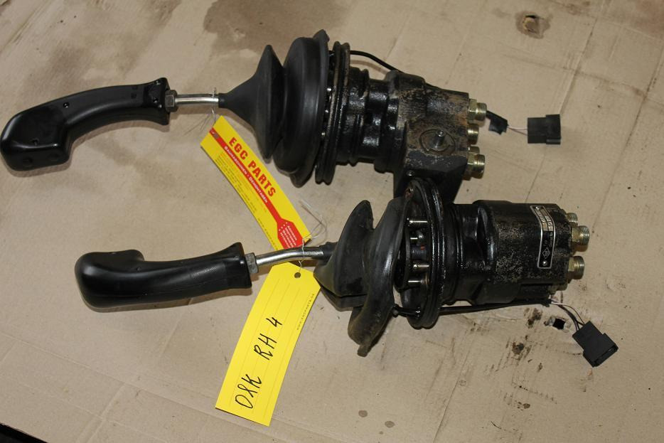 O&K RH 4 PMS Joystick - Cabine en interieur voor Bouwmachine: afbeelding 1 O&K RH 4 PMS Joystick - Cabine en interieur voor Bouwmachine: afbeelding 1