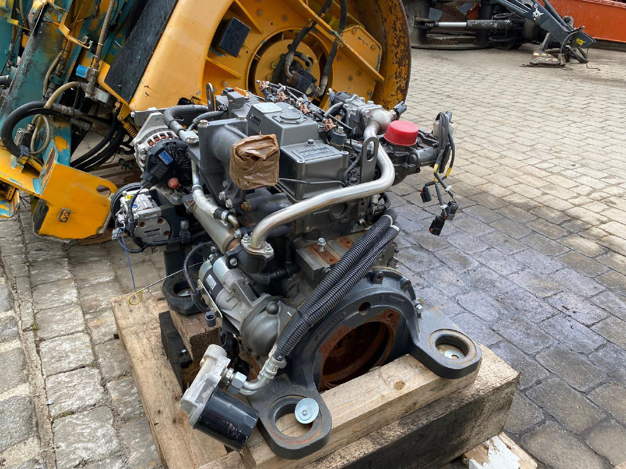Yanmar Hitachi 4TNV 98C aus ZX 85 - Motor voor Bouwmachine: afbeelding 4 Yanmar Hitachi 4TNV 98C aus ZX 85 - Motor voor Bouwmachine: afbeelding 4