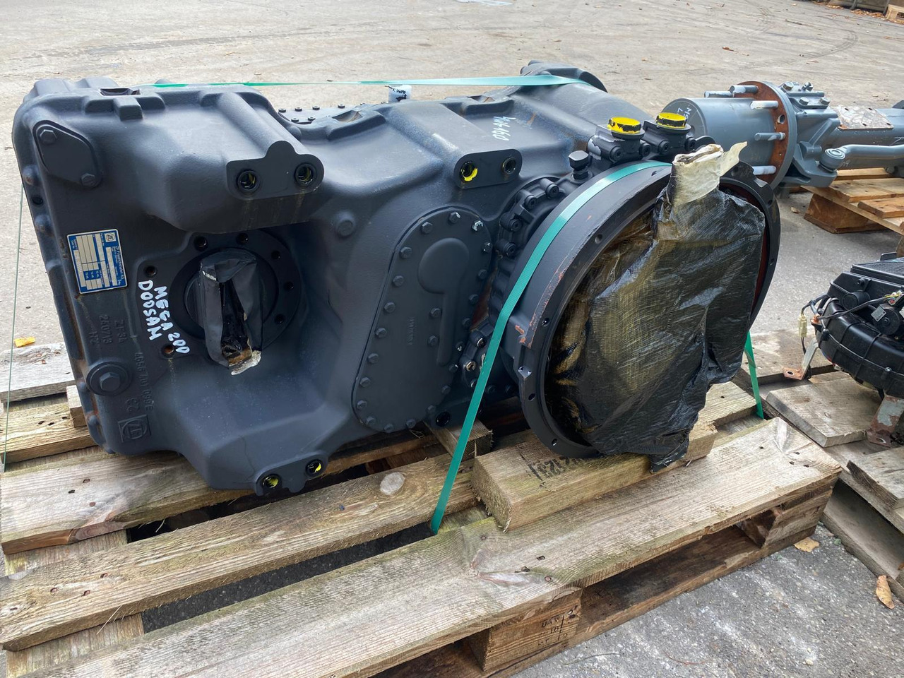 ZF 4 WG 160 - Versnellingsbak voor Bouwmachine: afbeelding 1 ZF 4 WG 160 - Versnellingsbak voor Bouwmachine: afbeelding 1