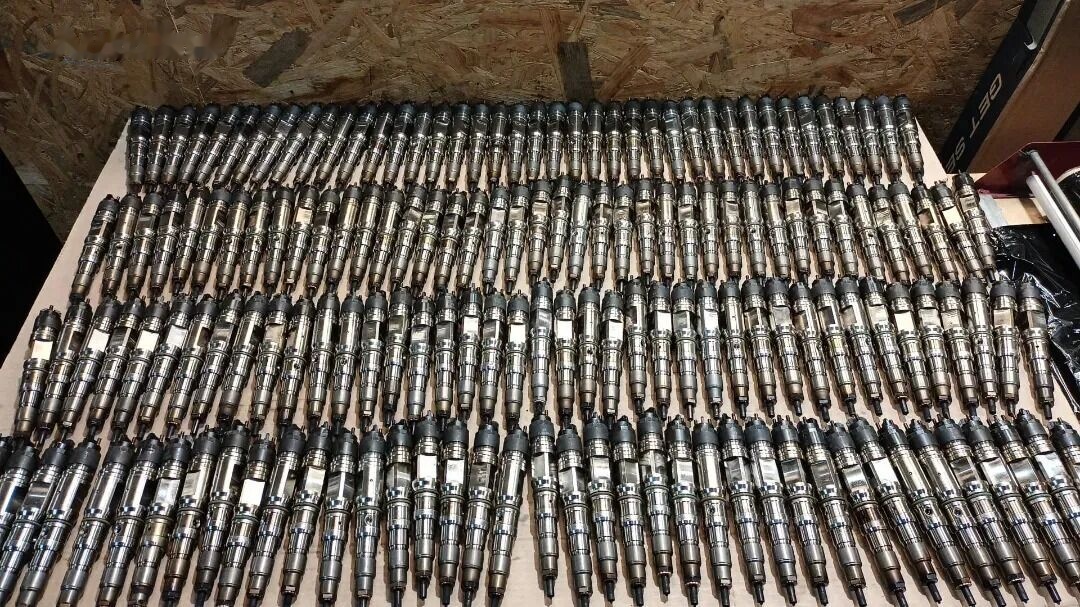 Bosch 0445124056 MAN truck - Injector voor Vrachtwagen: afbeelding 1 Bosch 0445124056 MAN truck - Injector voor Vrachtwagen: afbeelding 1