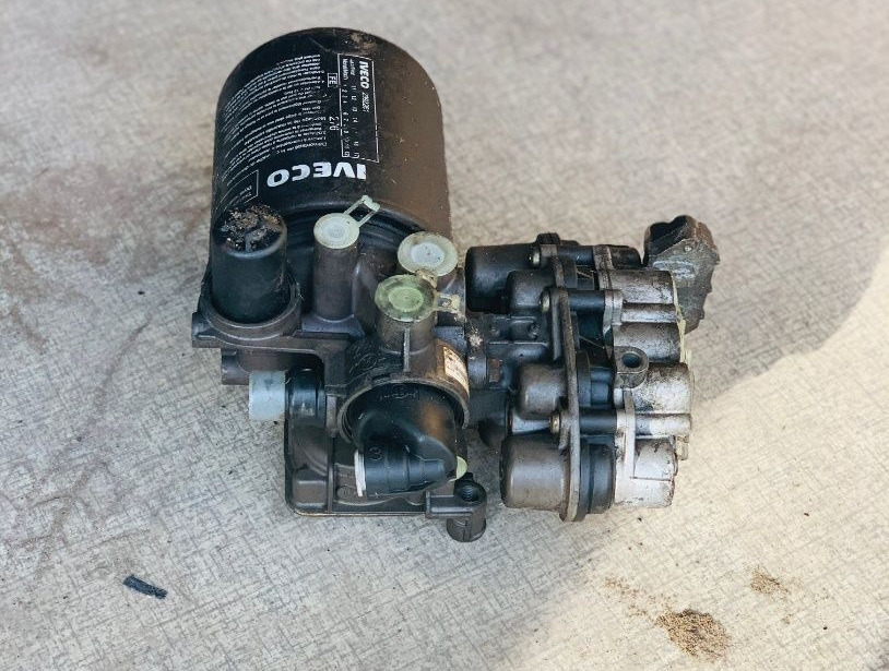 Knorr-Bremse Zespół przygotowania powietrza LA8609 IVECO Stralis truck - Luchtinlaatsysteem voor Vrachtwagen: afbeelding 1 Knorr-Bremse Zespół przygotowania powietrza LA8609 IVECO Stralis truck - Luchtinlaatsysteem voor Vrachtwagen: afbeelding 1