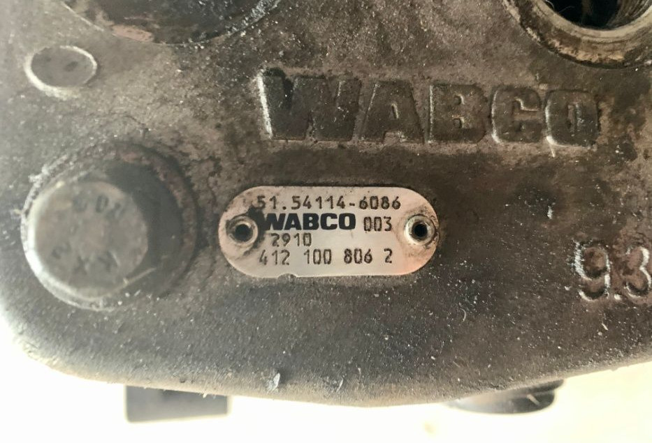 WABCO 2 cylindry oryginał 51.54112-3028 MAN TGA 51.54112-3028 - Compressor voor Vrachtwagen: afbeelding 5 WABCO 2 cylindry oryginał 51.54112-3028 MAN TGA 51.54112-3028 - Compressor voor Vrachtwagen: afbeelding 5