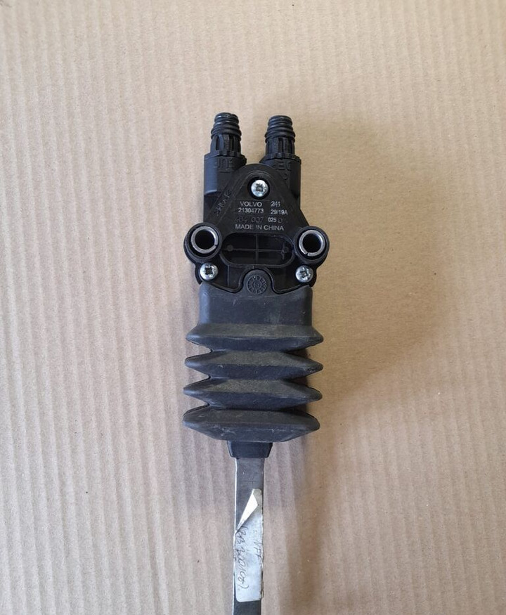 WABCO 21304773 Volvo FH / FM truck - Cabine en interieur voor Vrachtwagen: afbeelding 3 WABCO 21304773 Volvo FH / FM truck - Cabine en interieur voor Vrachtwagen: afbeelding 3