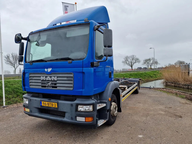 MAN TGM 15.240 container, BDF, 2009, NL Truck - Containertransporter/ Wissellaadbak vrachtwagen: afbeelding 1 MAN TGM 15.240 container, BDF, 2009, NL Truck - Containertransporter/ Wissellaadbak vrachtwagen: afbeelding 1