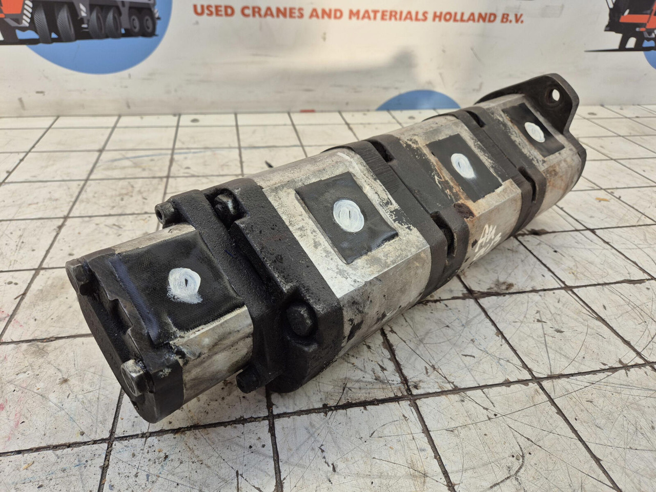 Bosch Bosch 4 way gear pump - Hydraulische pomp voor Kraan: afbeelding 3 Bosch Bosch 4 way gear pump - Hydraulische pomp voor Kraan: afbeelding 3