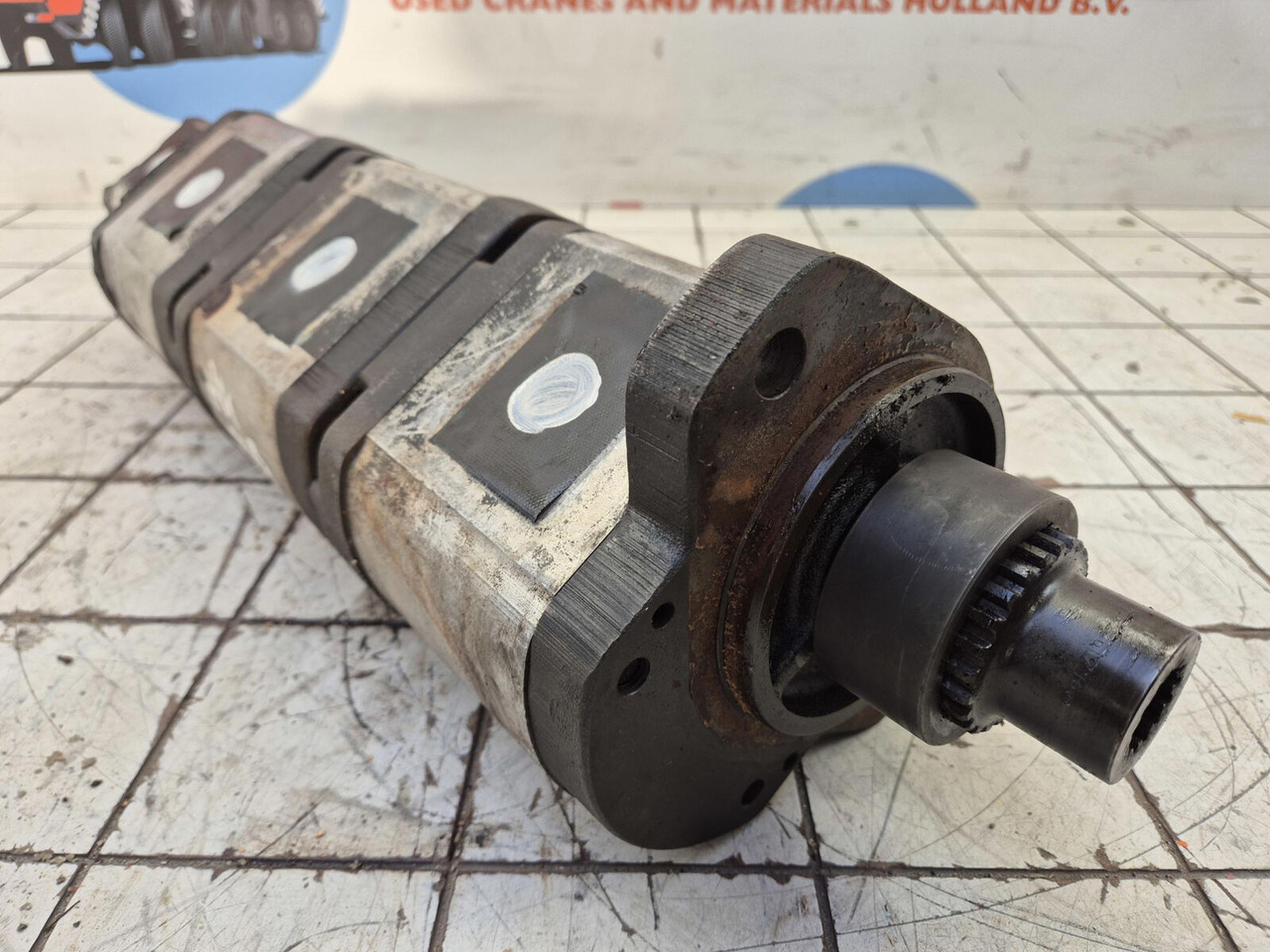 Bosch Bosch 4 way gear pump - Hydraulische pomp voor Kraan: afbeelding 1 Bosch Bosch 4 way gear pump - Hydraulische pomp voor Kraan: afbeelding 1