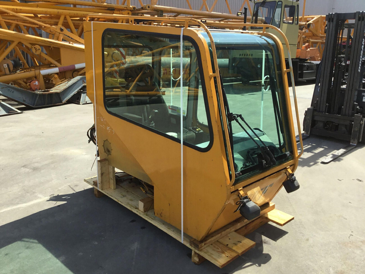 FAUN ATF 45-3 upper cabin - Cabine voor Mobiele kraan: afbeelding 2 FAUN ATF 45-3 upper cabin - Cabine voor Mobiele kraan: afbeelding 2