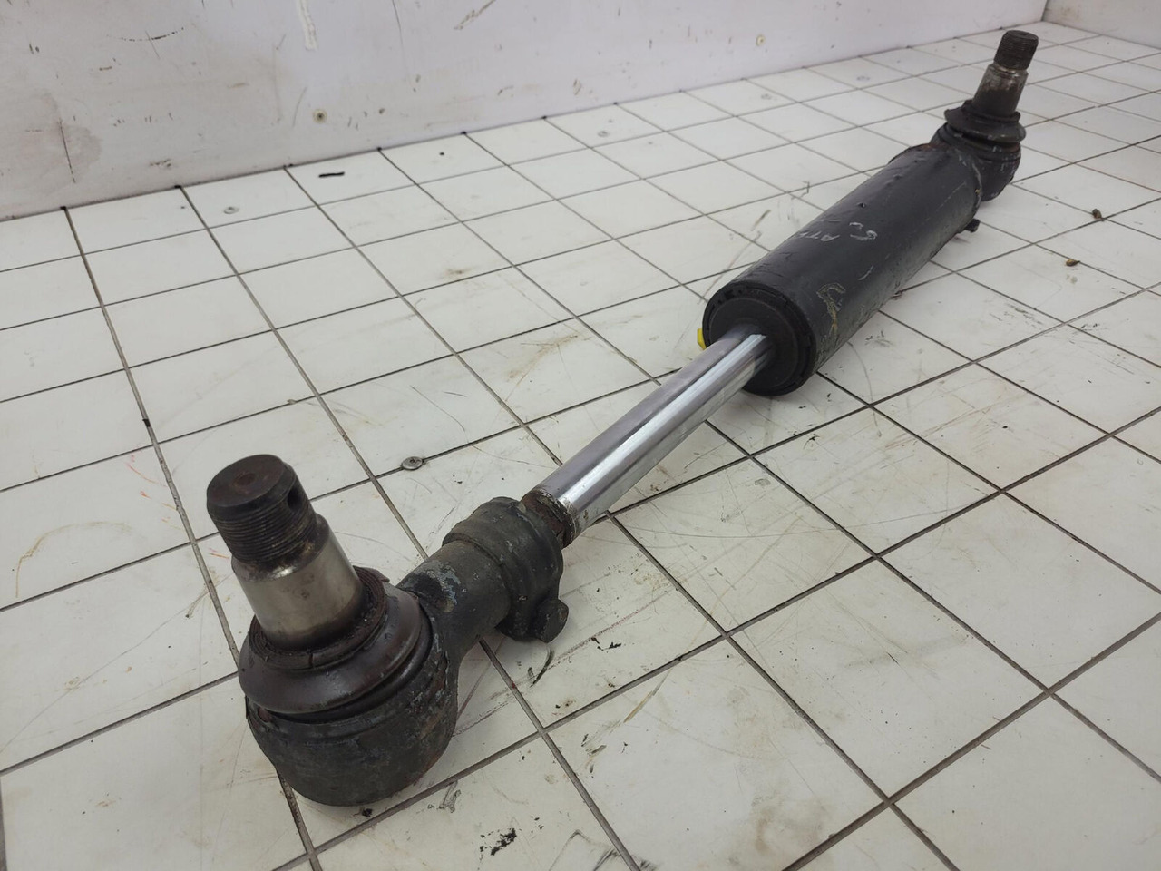 FAUN ATF 60-4 steering cylinder axle 2 - Hydraulische cilinder voor Mobiele kraan: afbeelding 3 FAUN ATF 60-4 steering cylinder axle 2 - Hydraulische cilinder voor Mobiele kraan: afbeelding 3