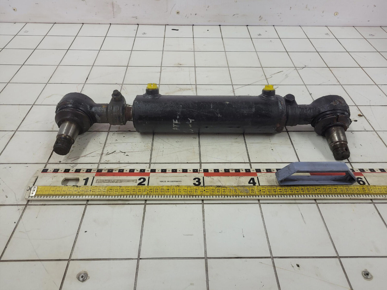 FAUN ATF 60-4 steering cylinder axle 2 - Hydraulische cilinder voor Mobiele kraan: afbeelding 2 FAUN ATF 60-4 steering cylinder axle 2 - Hydraulische cilinder voor Mobiele kraan: afbeelding 2