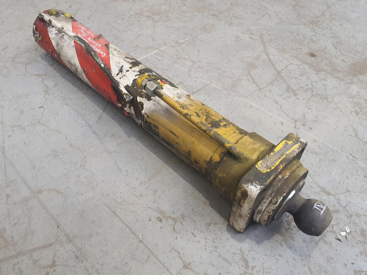 FAUN RTF 30 outrigger cylinder - Hydraulische cilinder voor Kraan: afbeelding 1 FAUN RTF 30 outrigger cylinder - Hydraulische cilinder voor Kraan: afbeelding 1