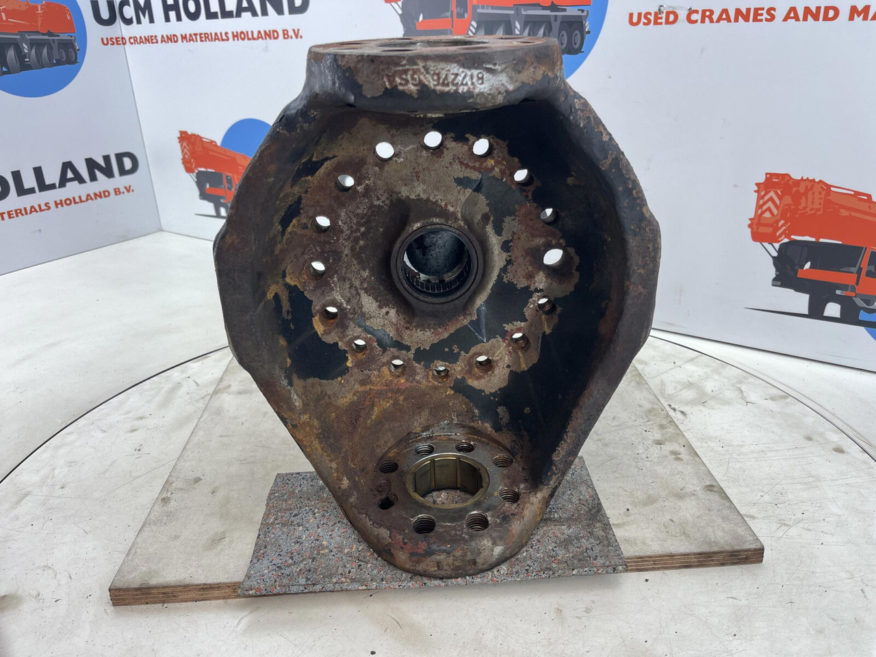 FAUN RTF 40 Steering knuckle 16 holes axle 3 - Fusee voor Kraan: afbeelding 5 FAUN RTF 40 Steering knuckle 16 holes axle 3 - Fusee voor Kraan: afbeelding 5