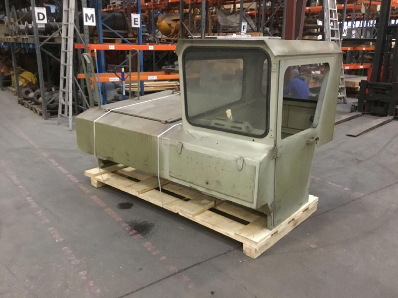 Faun RTF 30 lower cabin - Cabine en interieur voor Kraan: afbeelding 1 Faun RTF 30 lower cabin - Cabine en interieur voor Kraan: afbeelding 1
