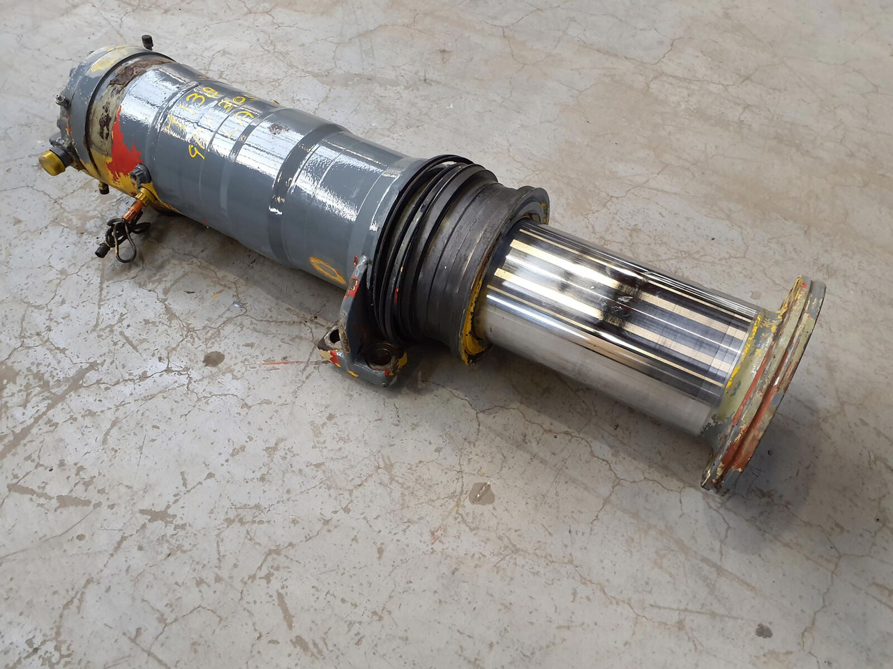 Grove GMK 3050 suspension cylinder - Hydraulische cilinder voor Alle terrein kraan: afbeelding 3 Grove GMK 3050 suspension cylinder - Hydraulische cilinder voor Alle terrein kraan: afbeelding 3